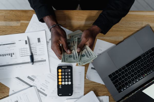 Calculez facilement votre salaire brut en net en 2026